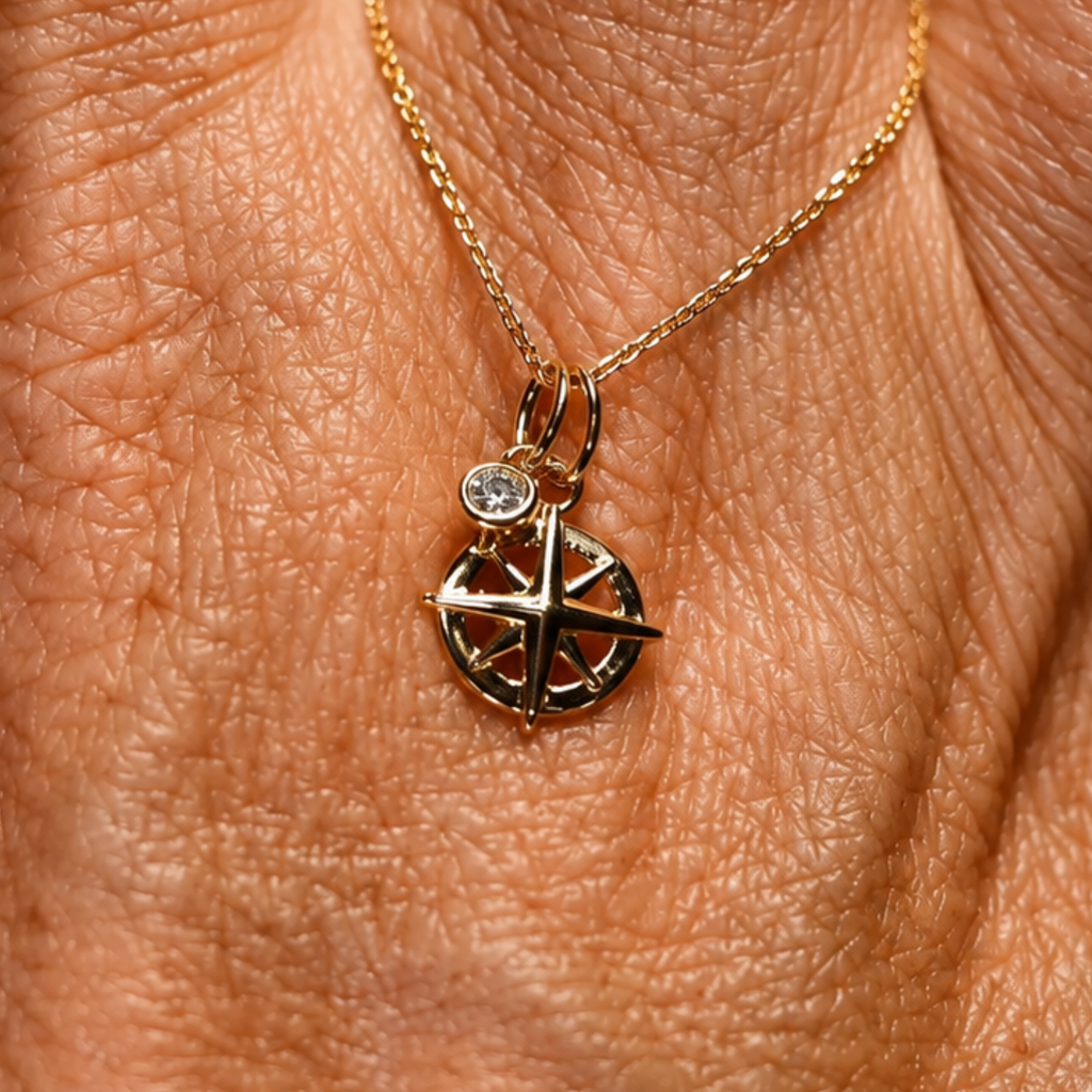 14kyg Lab Diamond Compass Necklace