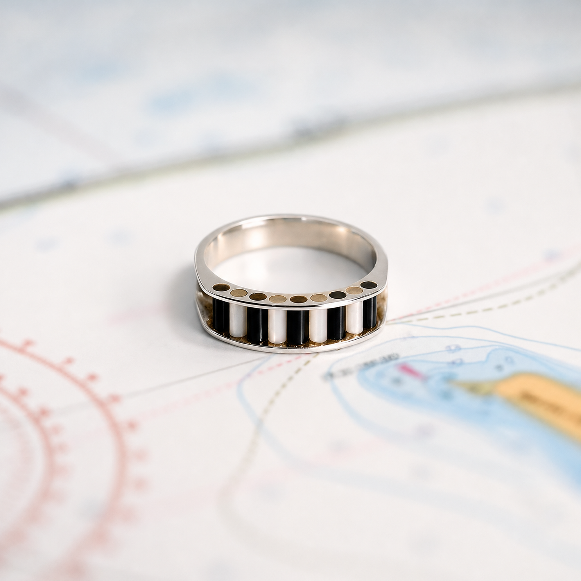 Argentium/Sterling Silver 5.5mm Black Onyx/White MOP Cylettes Aperture Ring