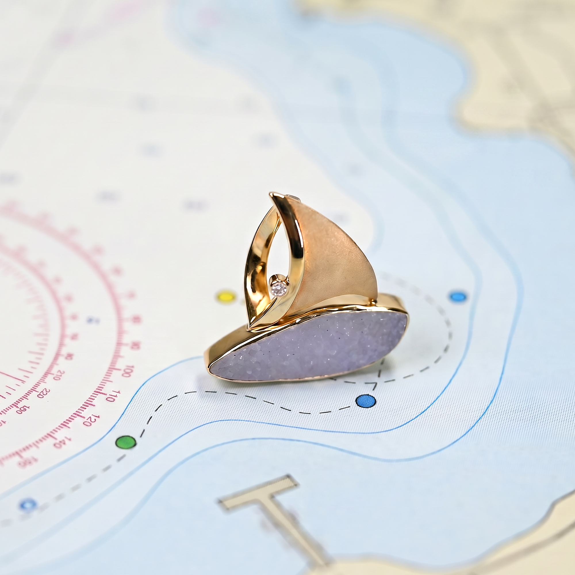 14KY LAV DRUZY DIA 10CT W/0.03CT DIA SAILBOAT PEND