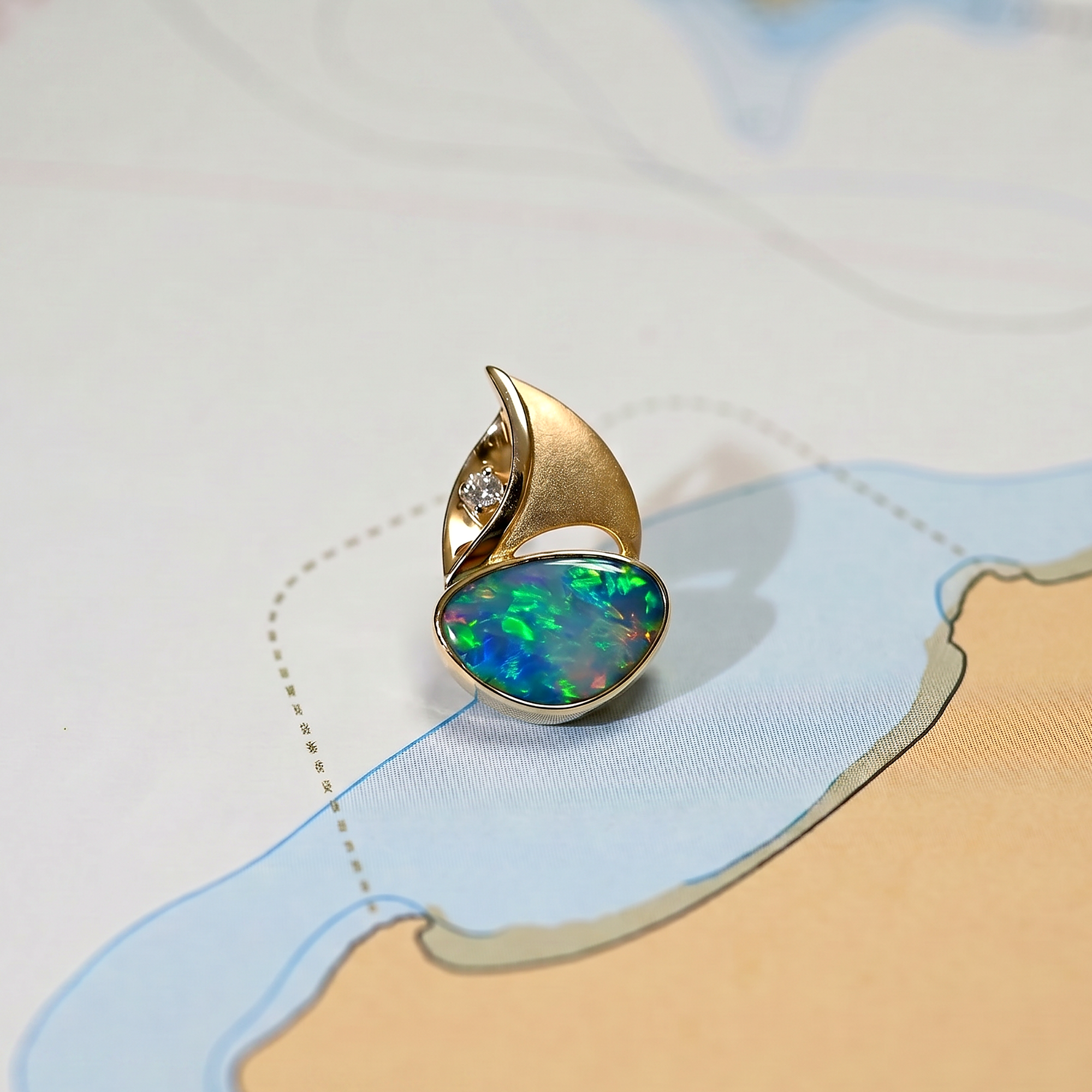 14KYG SAILBOAT 13X9 PENDANT OPAL DBLT 2.68C, DIA .05C