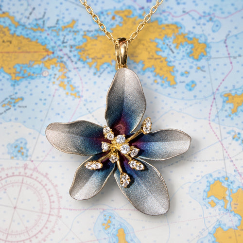 18K Diamond 5-Petal Flower Necklace-Blue to White