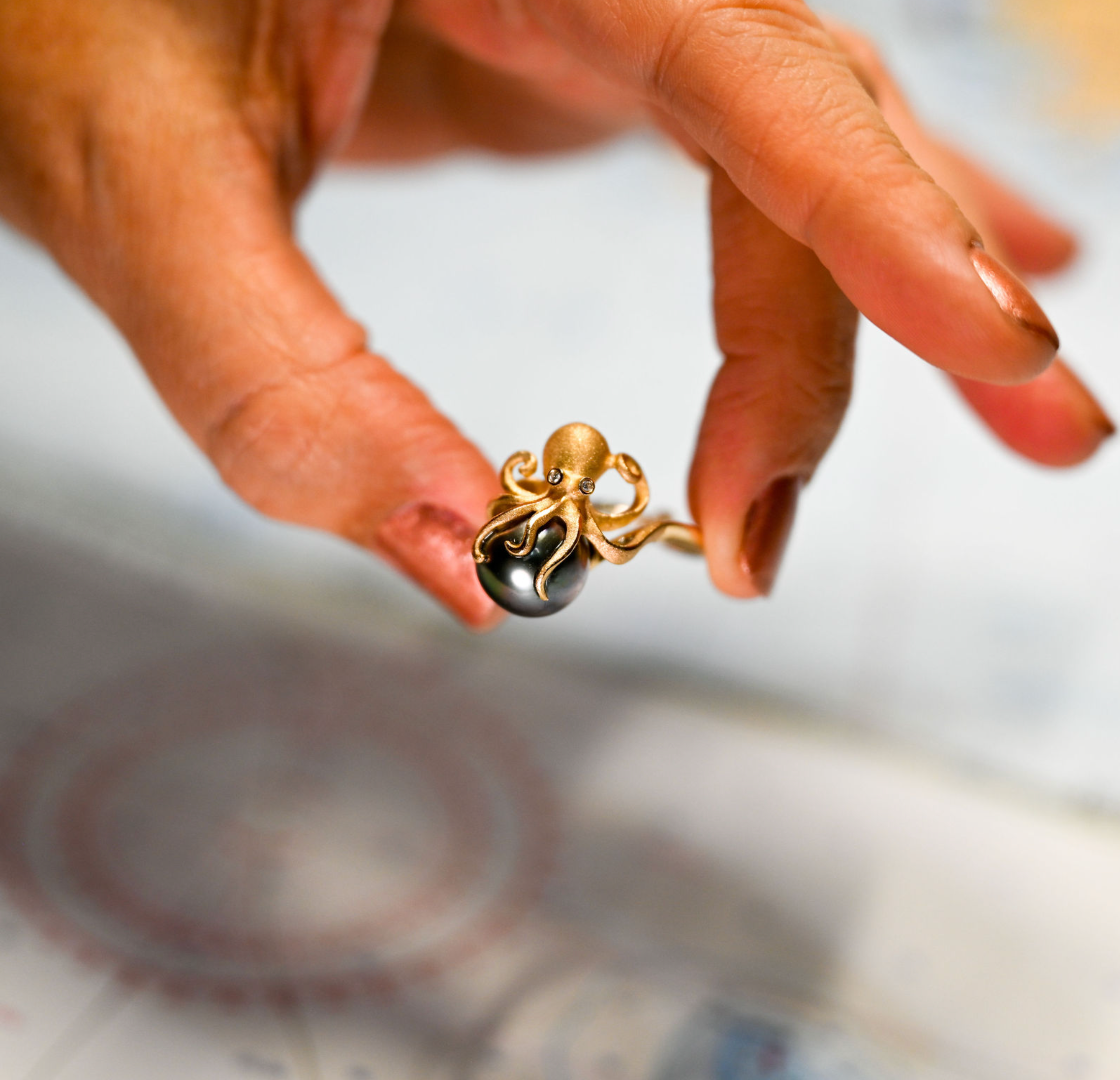 14Kyg Octopus Ring with 2 diamonds & Tahitian Pearl