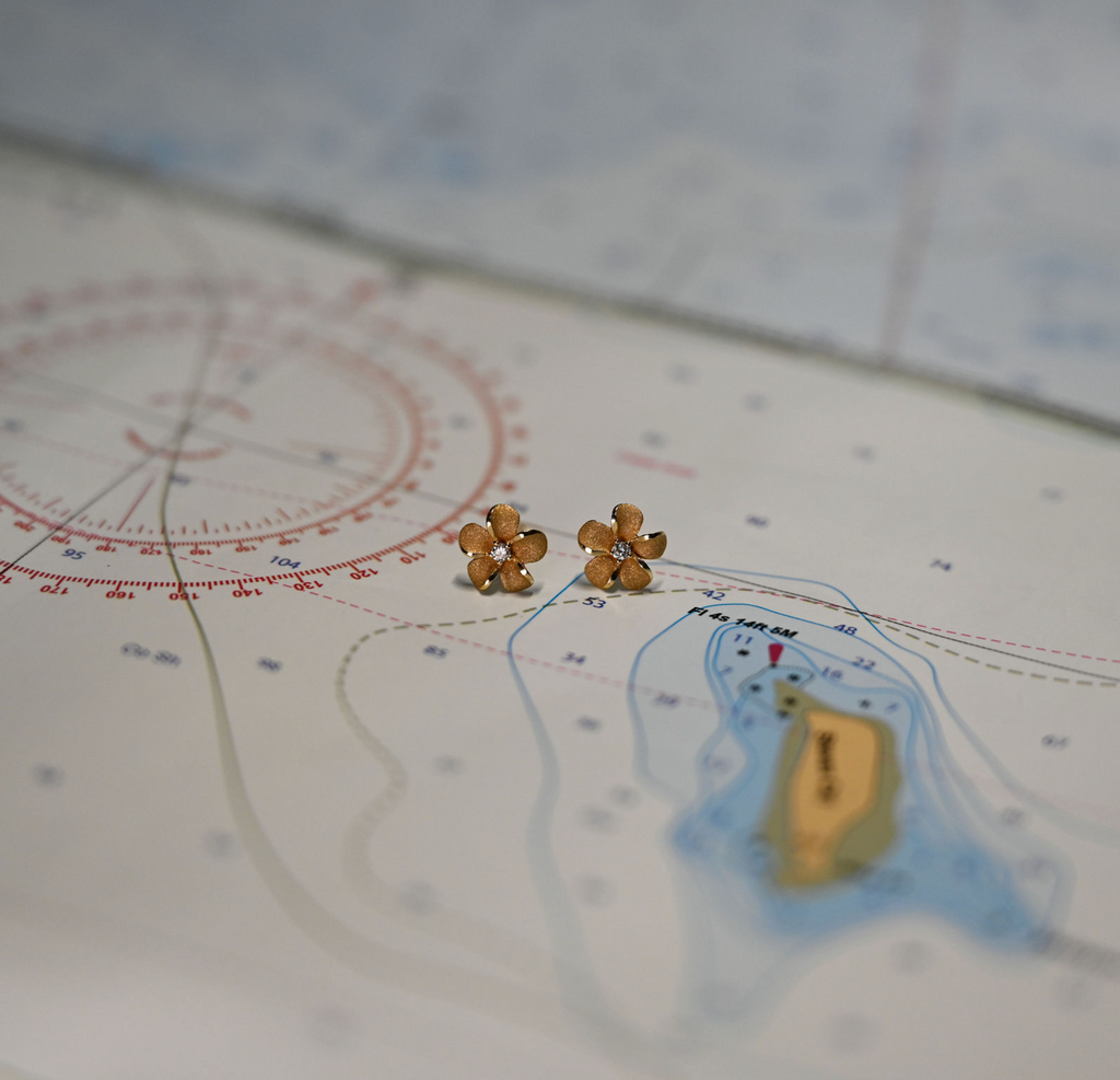 14kyg 8mm Plumeria Stud Earrings w/2 diamonds (.044cttw)