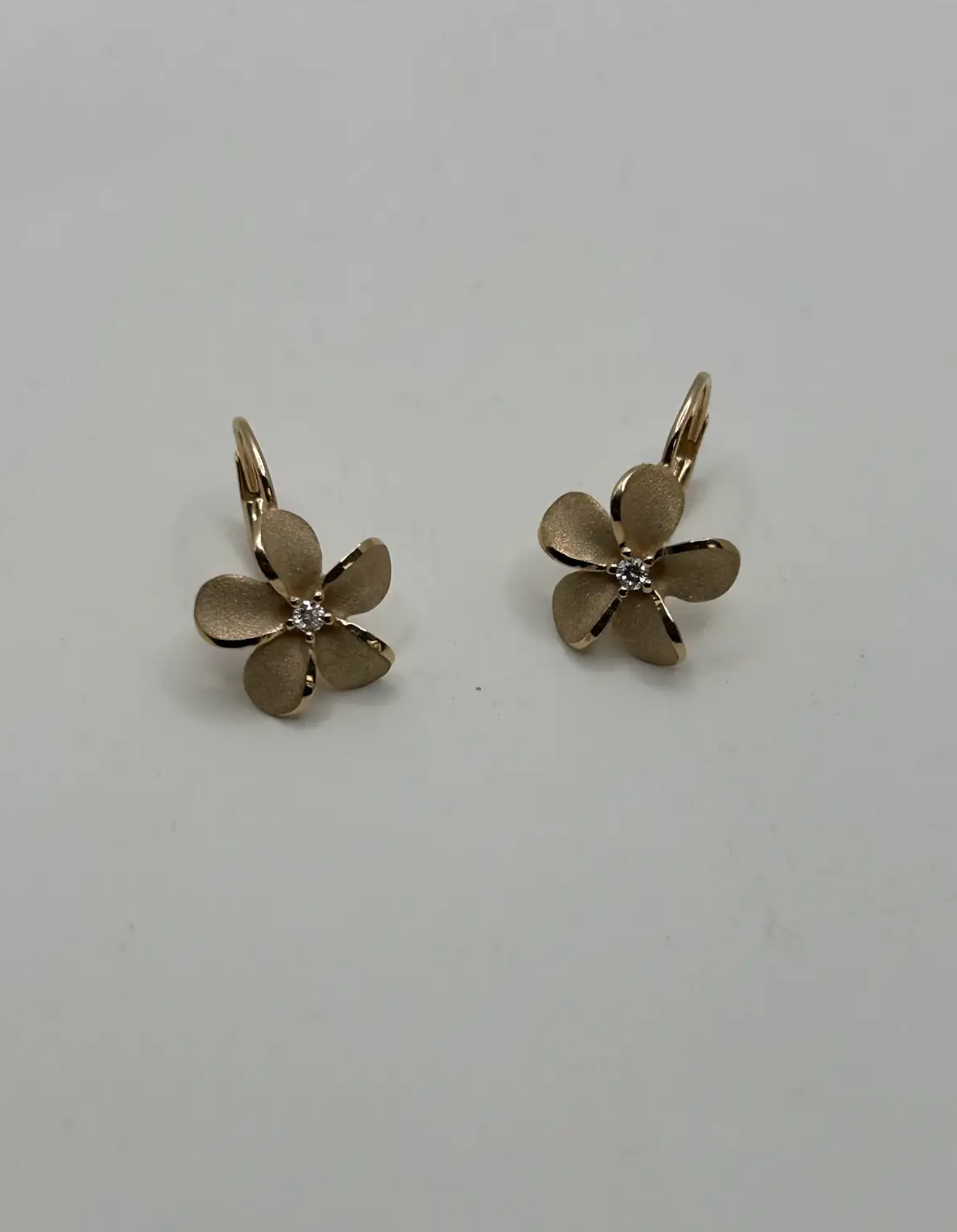 14kyg Plumeria Leverback Earrings w/2 diamonds (.044 cttw)
