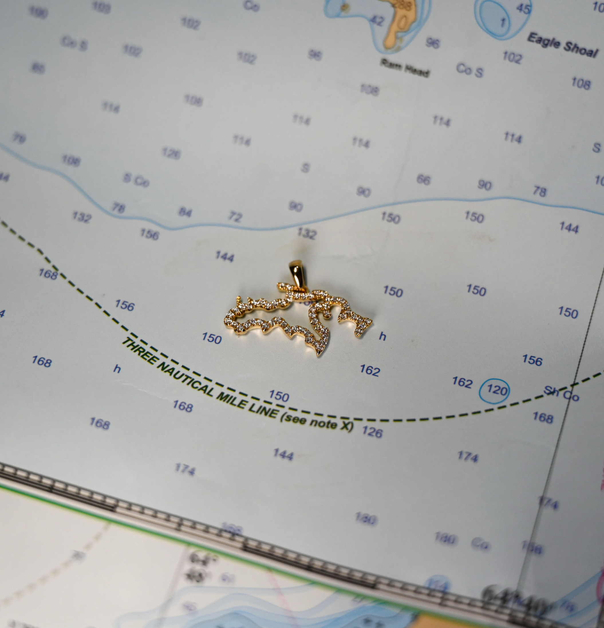 14kyg "Saint John Island" Pendant w/56 diamonds (.28cttw)