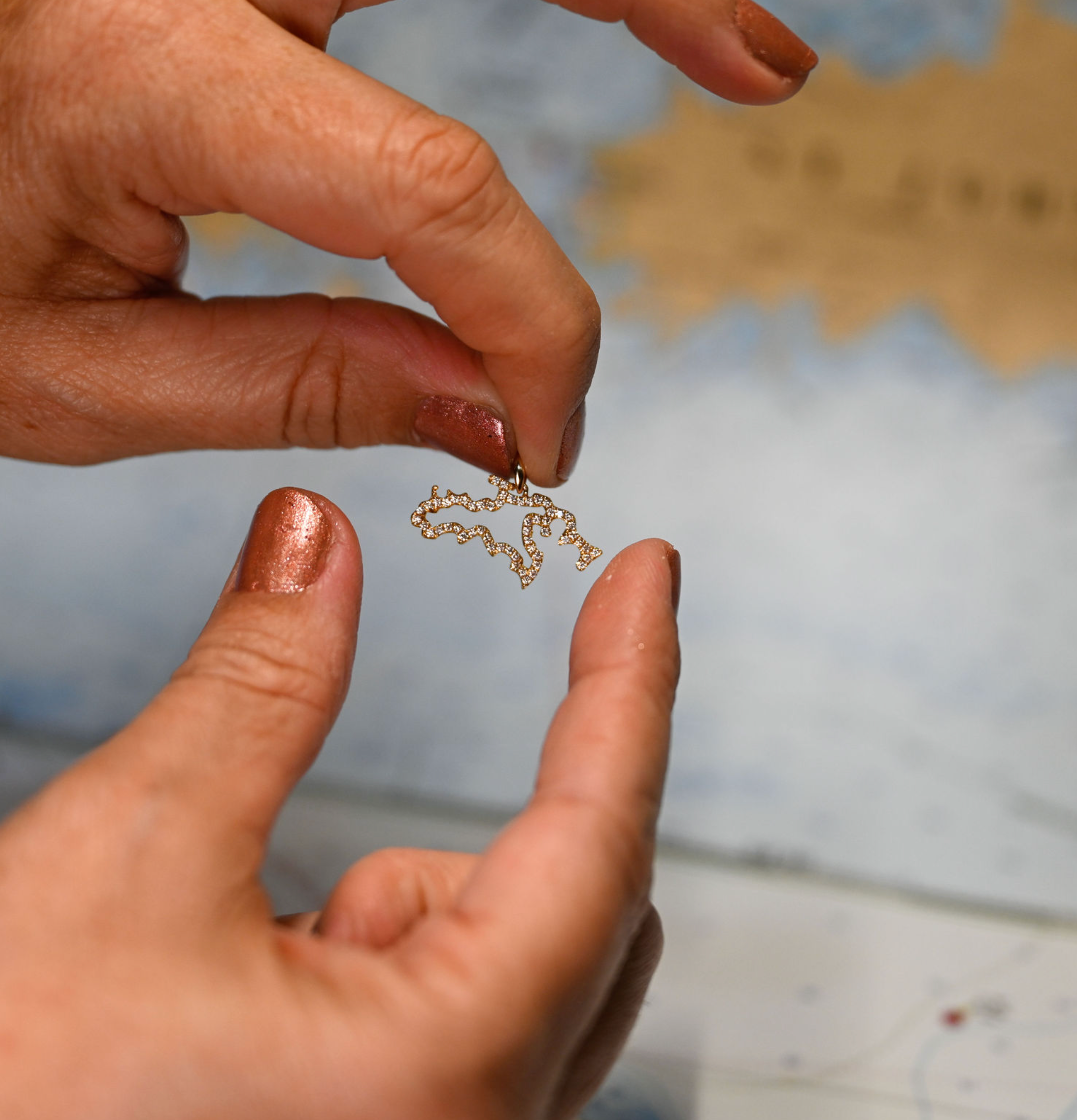 14kyg "Saint John Island" Pendant w/56 diamonds (.28cttw)