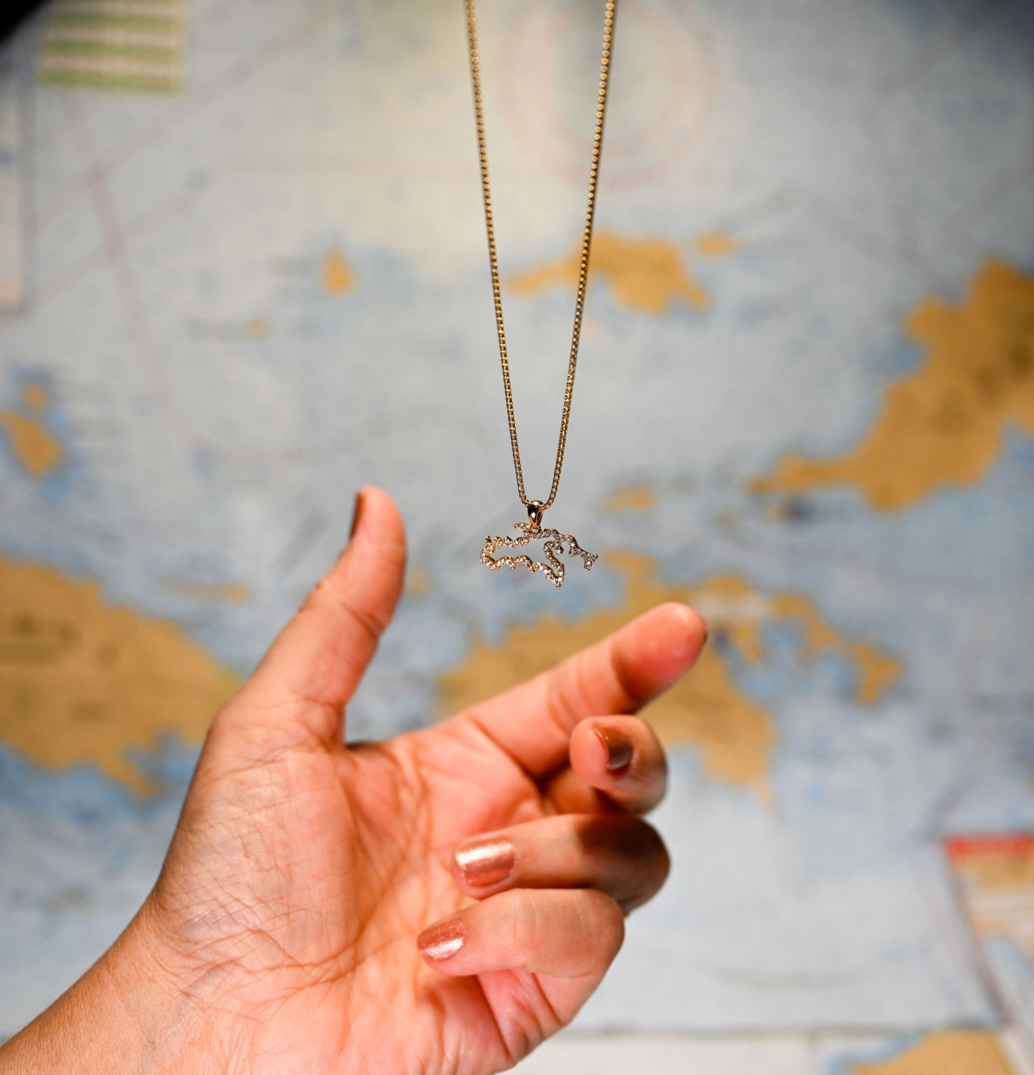 14kyg "Saint John Island" Pendant w/56 diamonds (.28cttw)