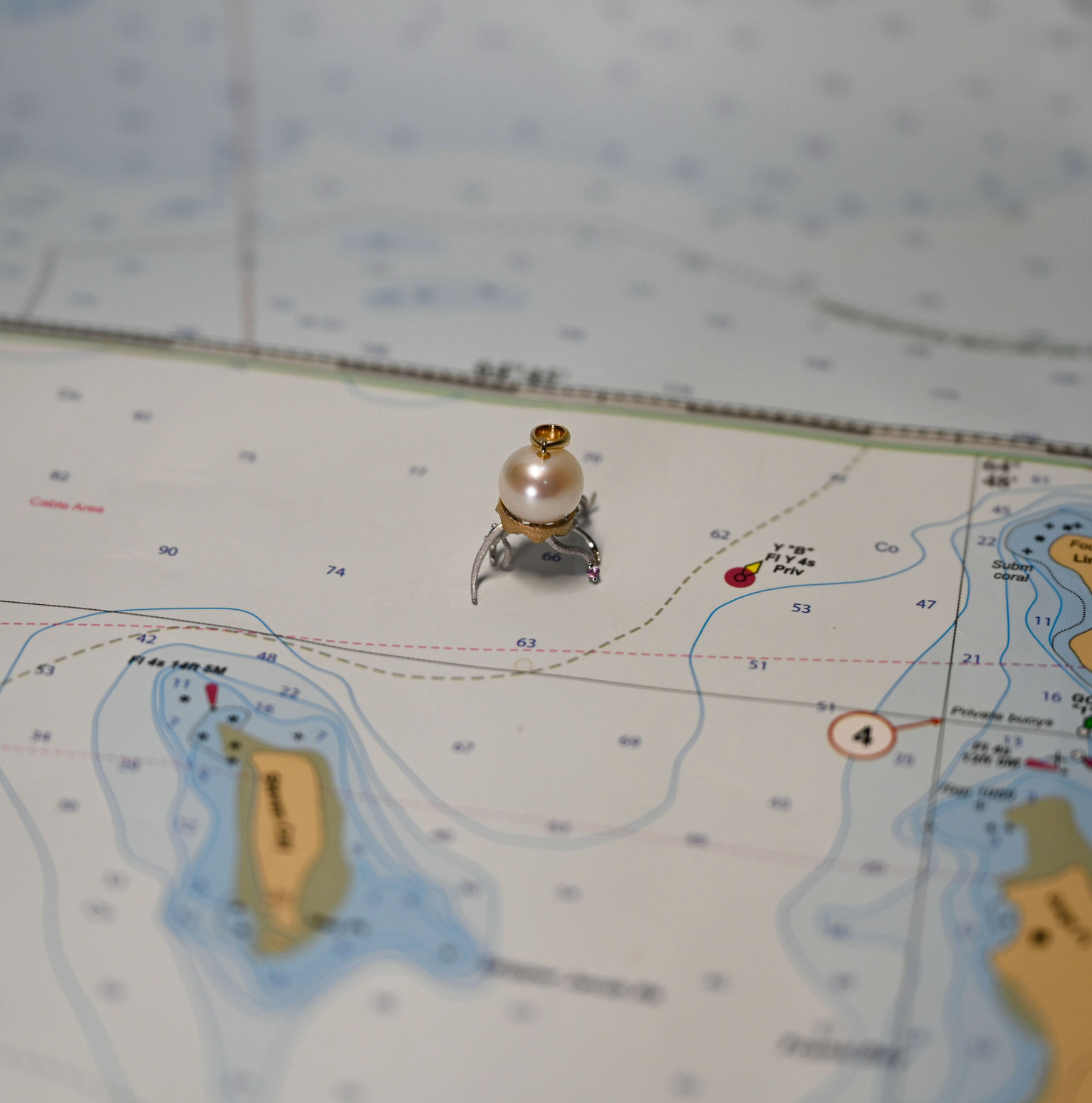 14k 2-Tone Jellyfish Pendant w/freshwater pearl, tinted diamonds