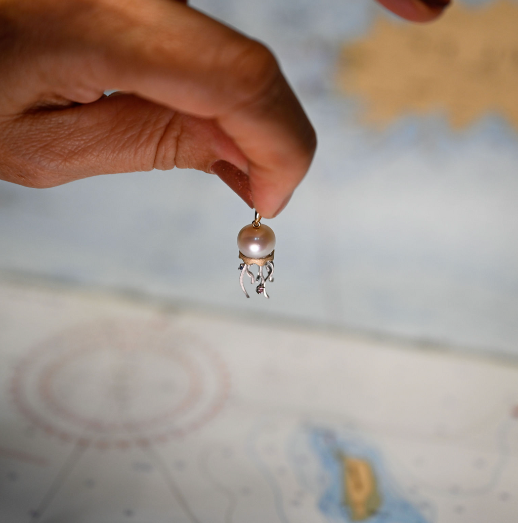 14k 2-Tone Jellyfish Pendant w/freshwater pearl, tinted diamonds