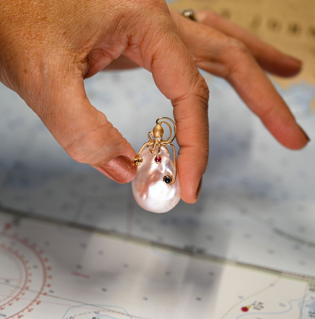 14kyg Octopus Pendant with 2 diamonds (.01cttw) color sapphires