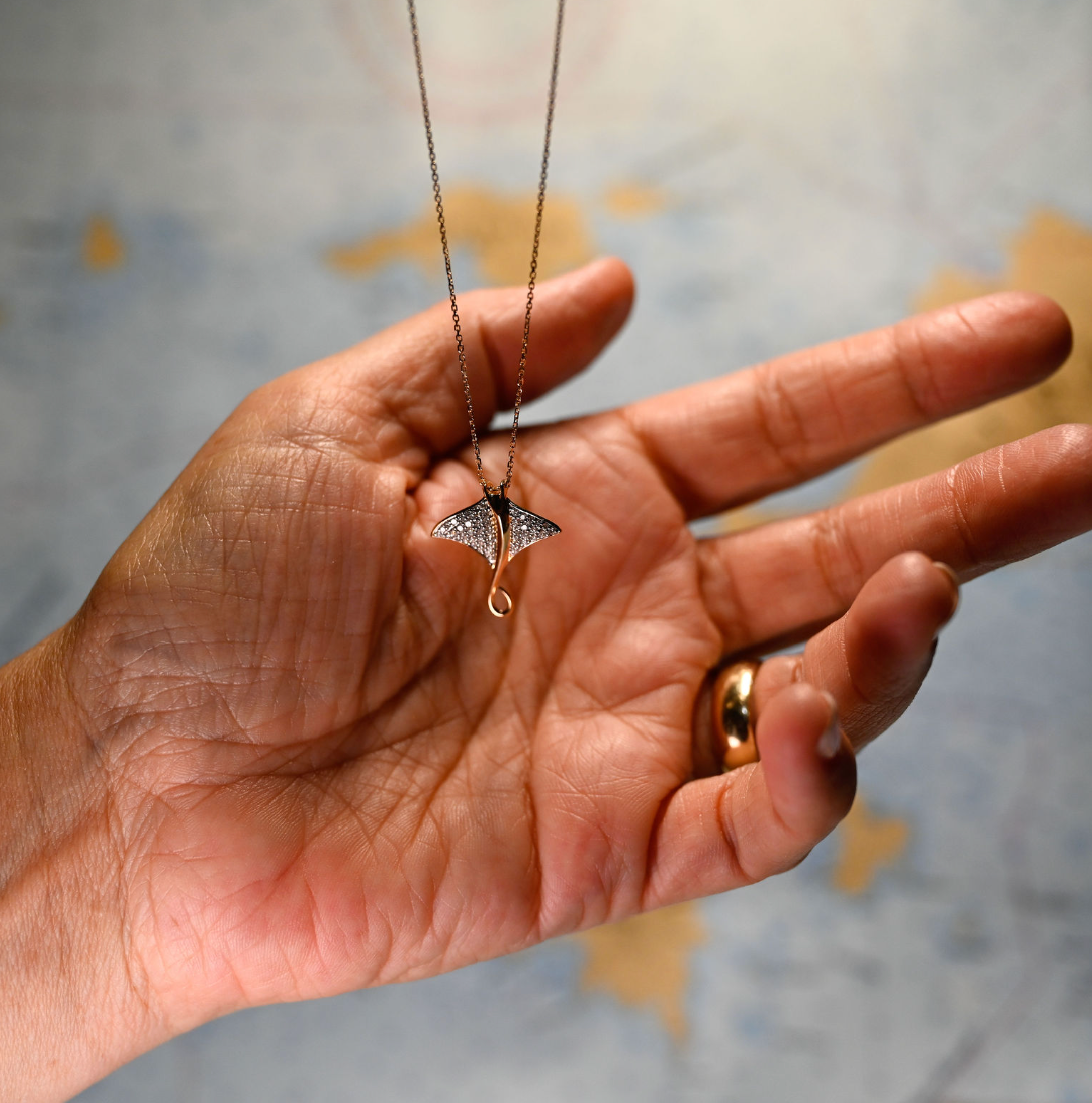 14kyg Lab Diamond Sting Ray Necklace