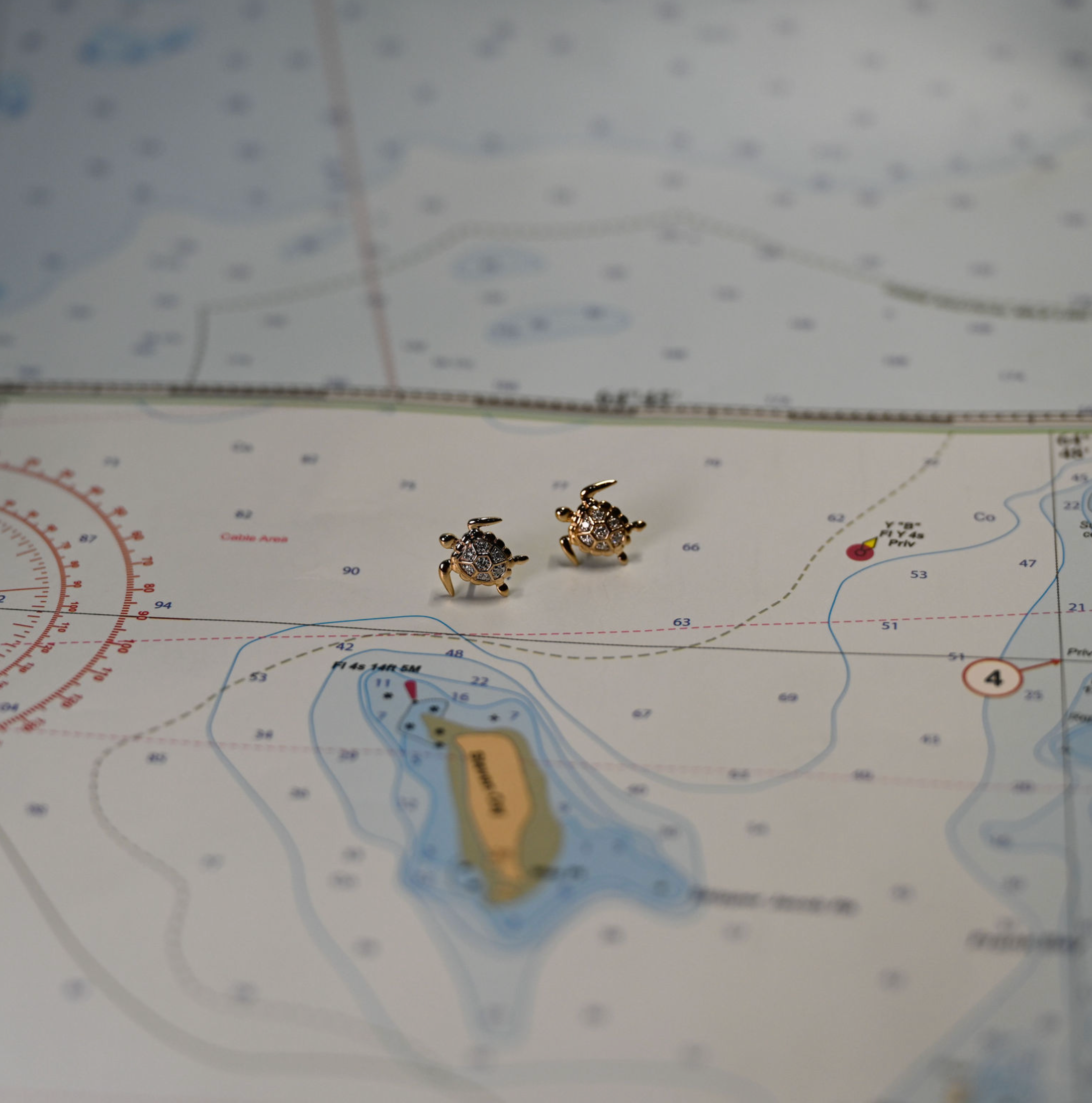 14kyg Lab Diamond Turtle Stud Earrings