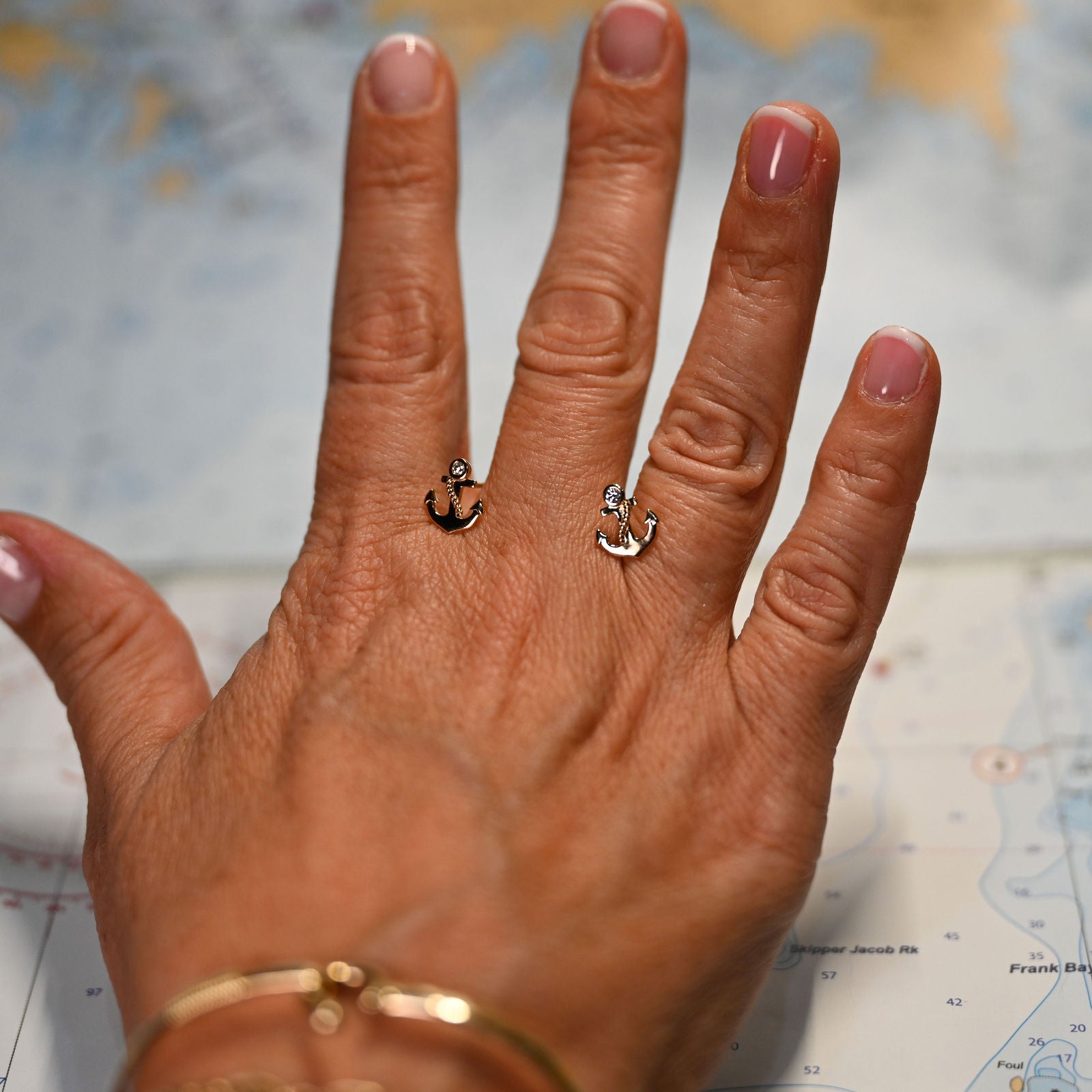 14kyg Lab Diamond Anchor Stud Earrings