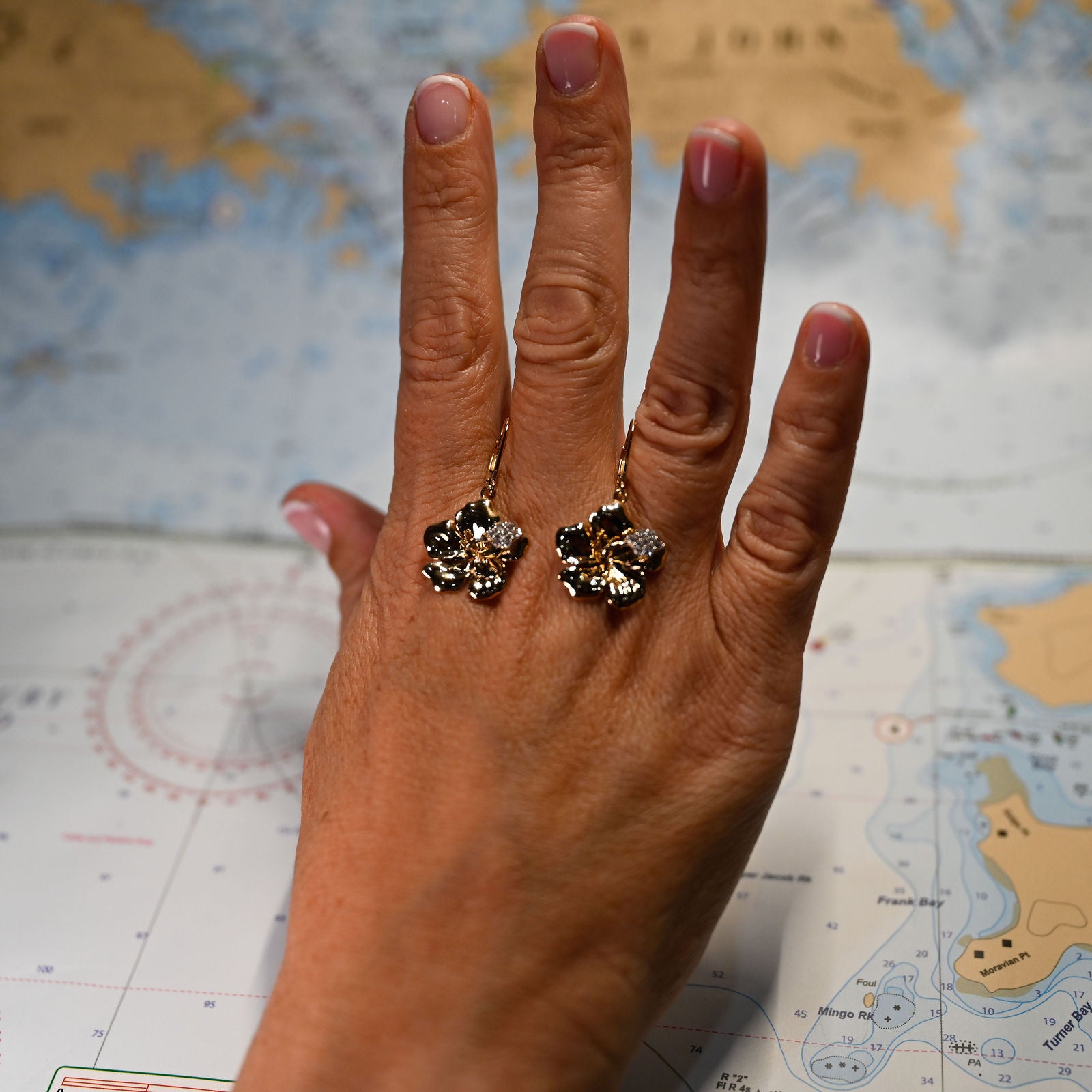 14kyg Lab Diamond Hibiscus Flower Leverback Earrings