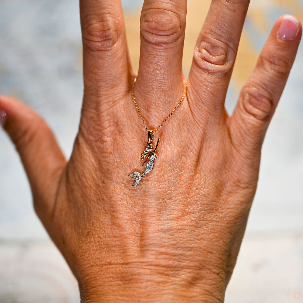 14kyg Lab Diamond Mermaid Necklace