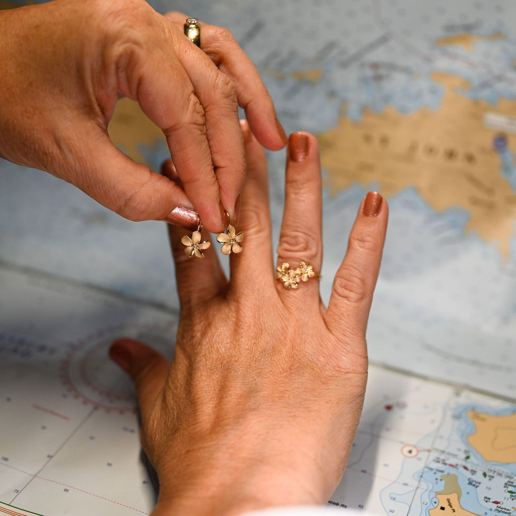 14kyg 8mm Plumeria Ring 3 diamonds (.04cttw)