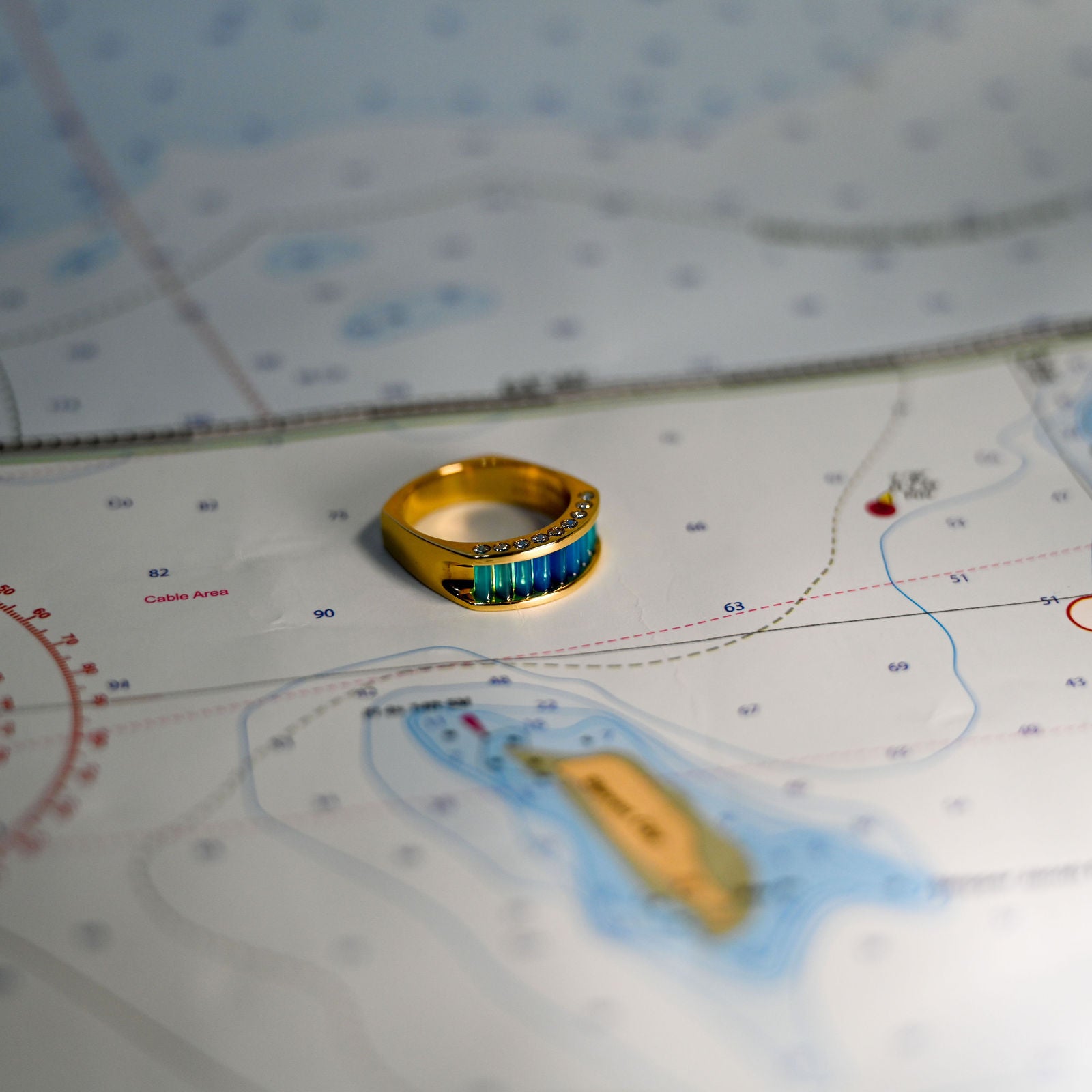 18kyg 8mm Aperture .29ctw E-F/VS Diamonds Turq/Carib/Petrol/Carib/Turq Cylettes Ring