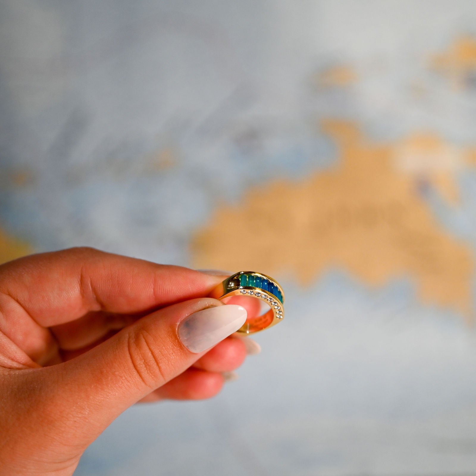 18kyg 8mm Aperture .29ctw E-F/VS Diamonds Turq/Carib/Petrol/Carib/Turq Cylettes Ring