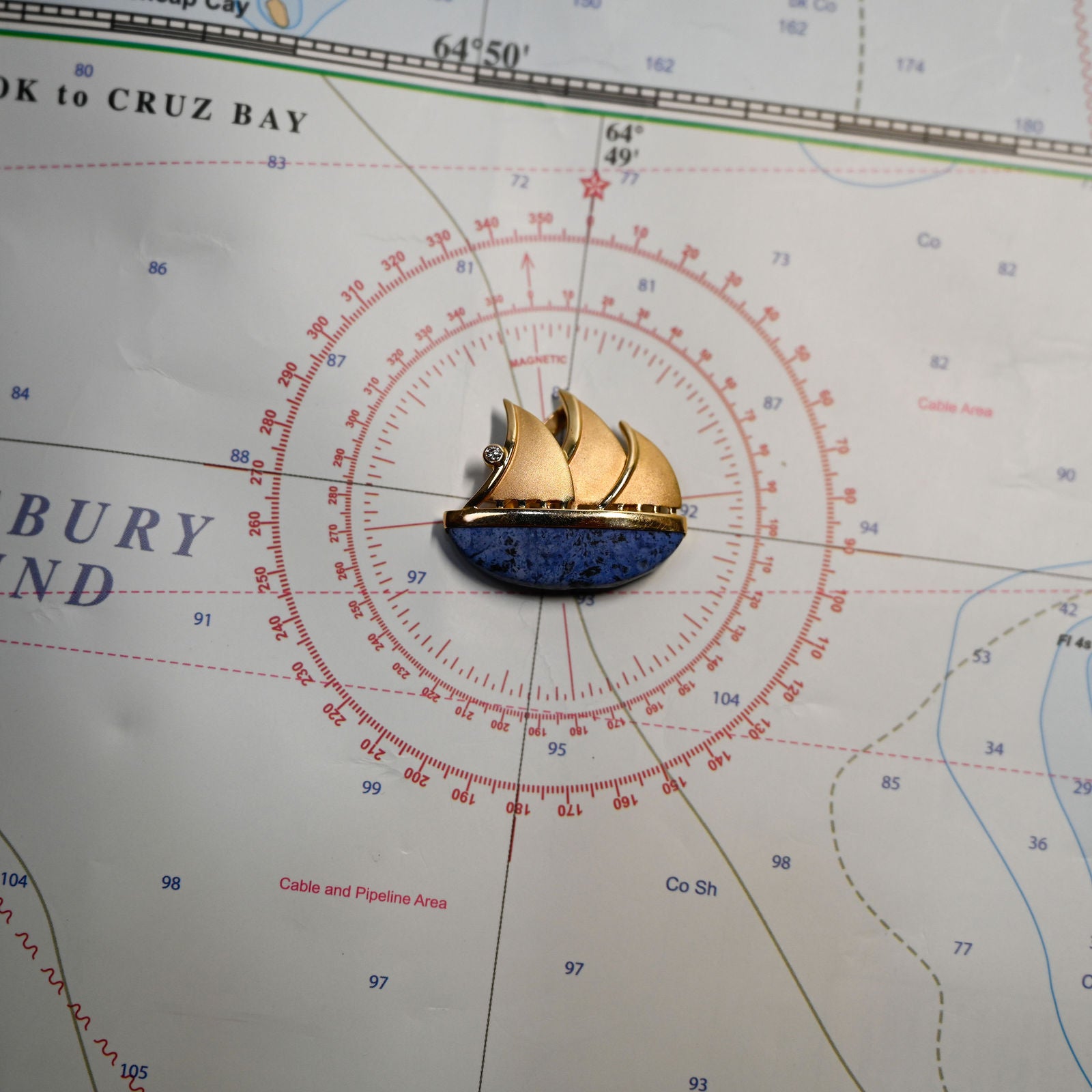 14KY DUMORTERITE 12.45CT W 0.03CT DIA SAILBT PEND