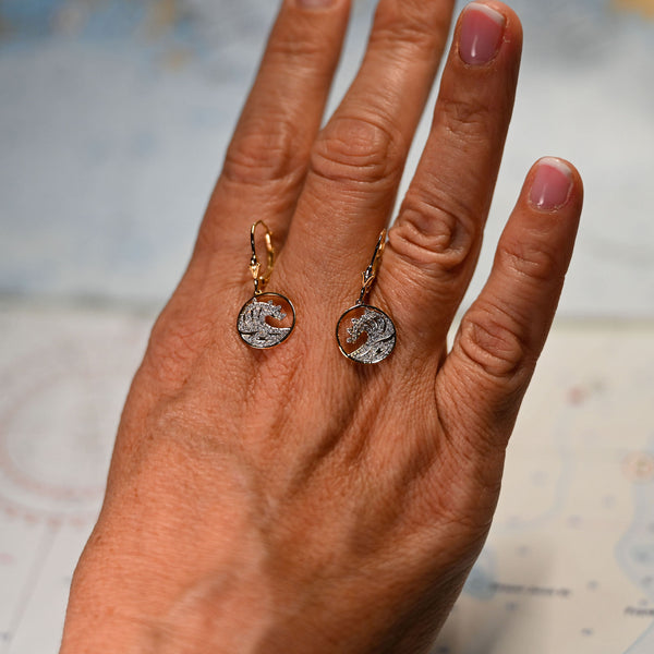 14kyg Lab Diamond Wave Leverback Earrings