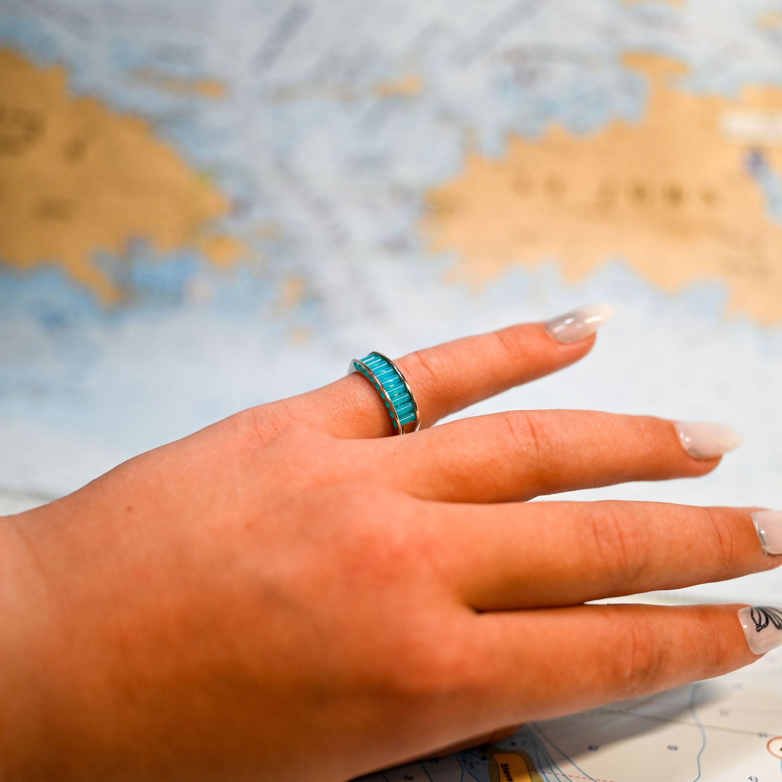 Argentium/Sterling Silver 5.5mm AA Caribbean Blue Cylettes Aperture Ring