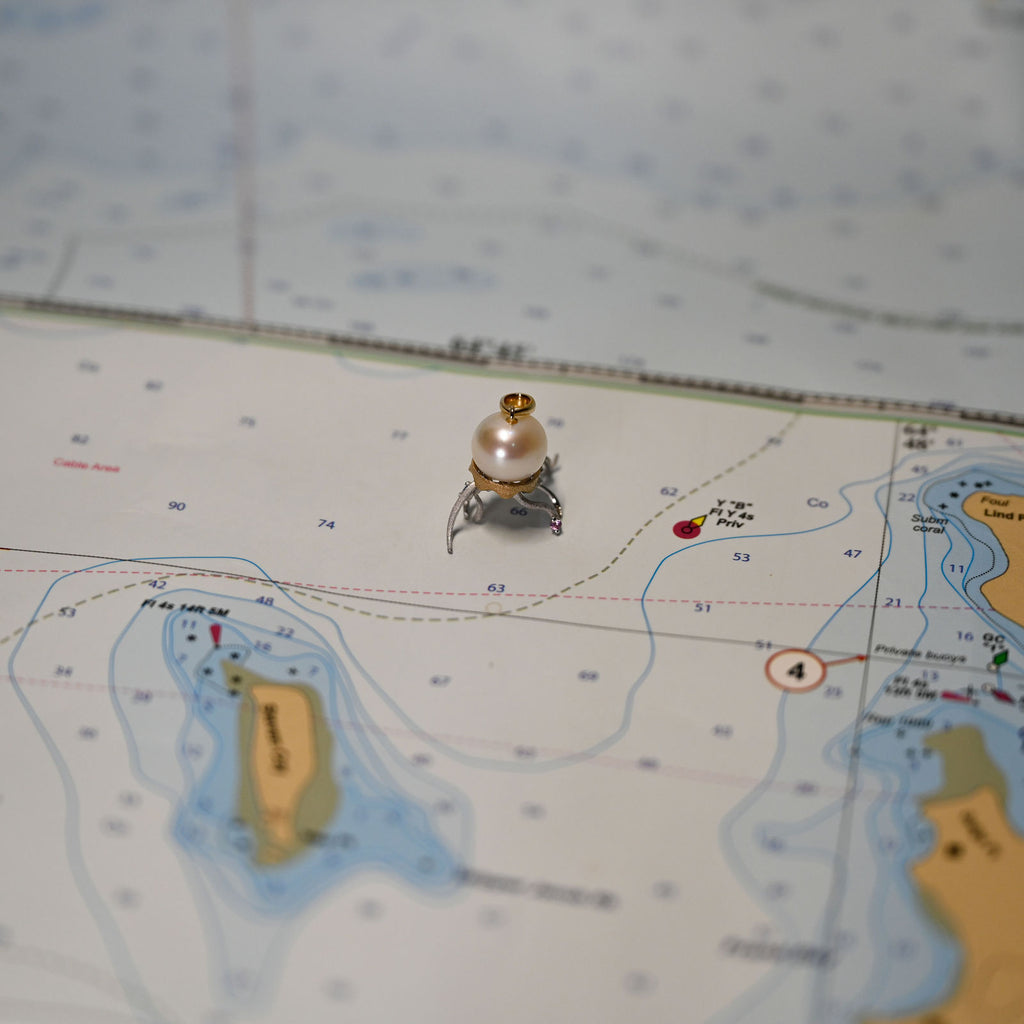 14k 2-Tone Jellyfish Pendant w/freshwater pearl, tinted diamonds