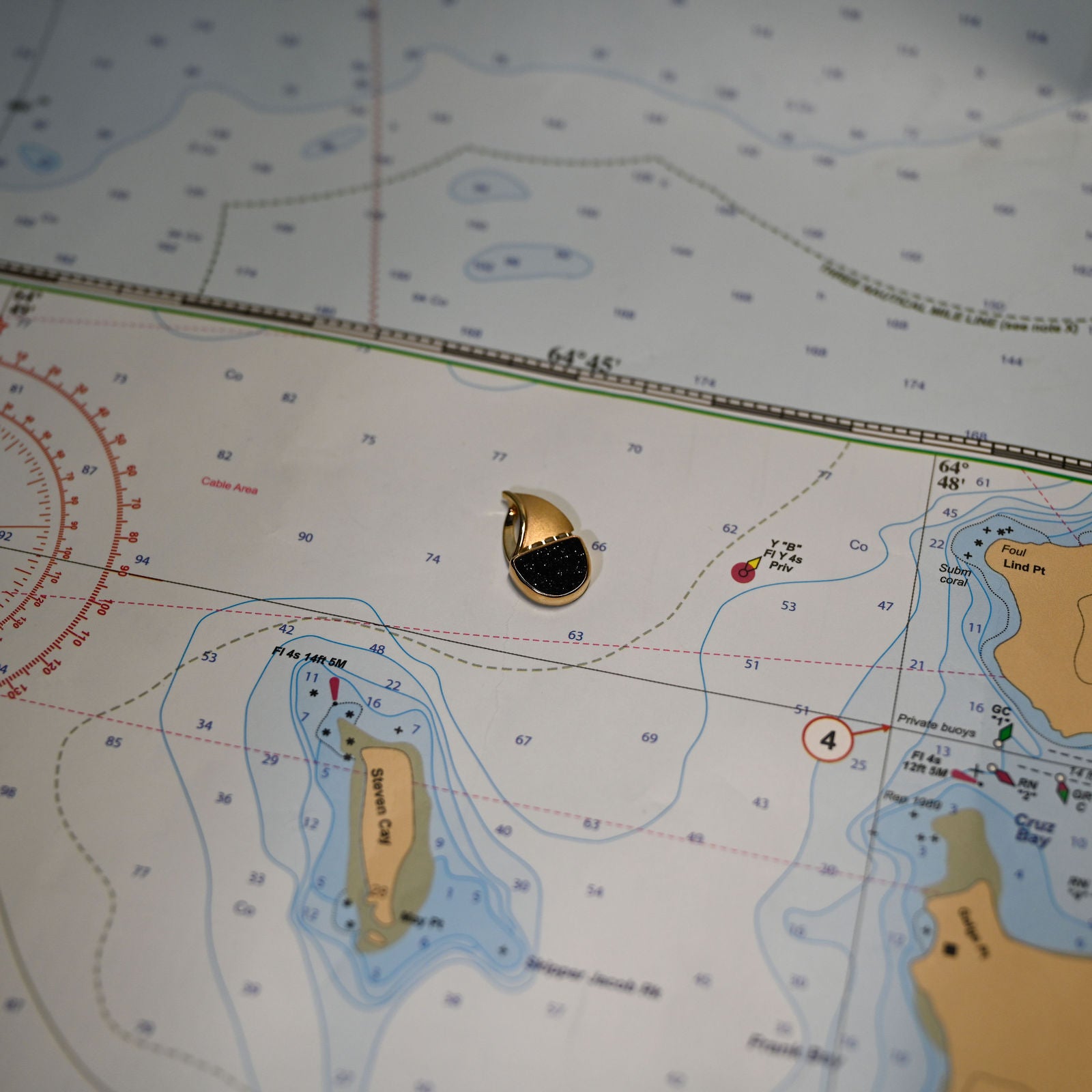 14KYG BLACK DRUSE QTZ 10.8, 2.3 PENDANT