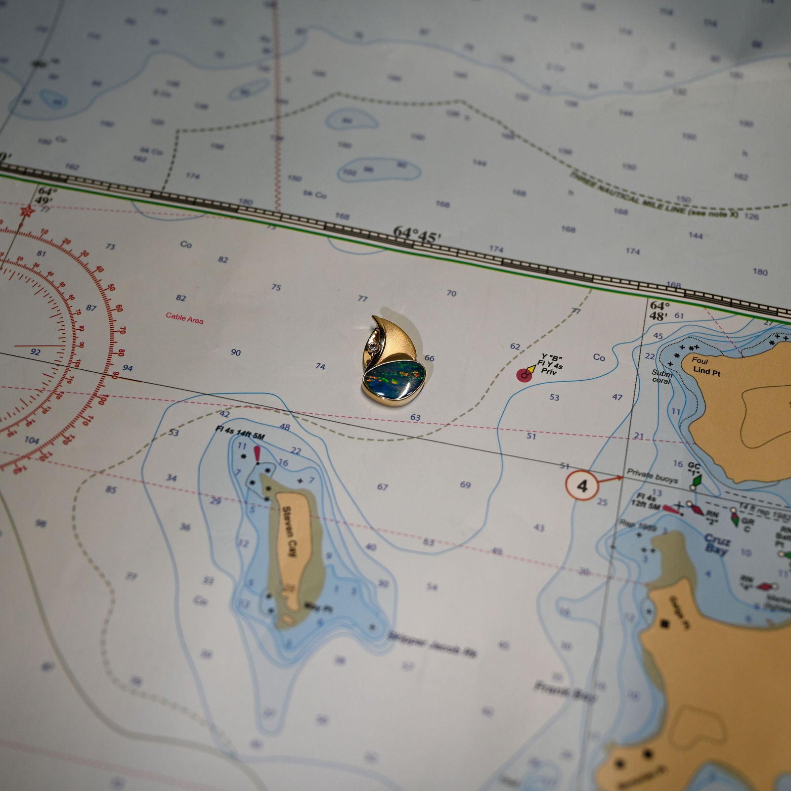 14KYG SAILBOAT 13X9 PENDANT OPAL DBLT 2.68C, DIA .05C