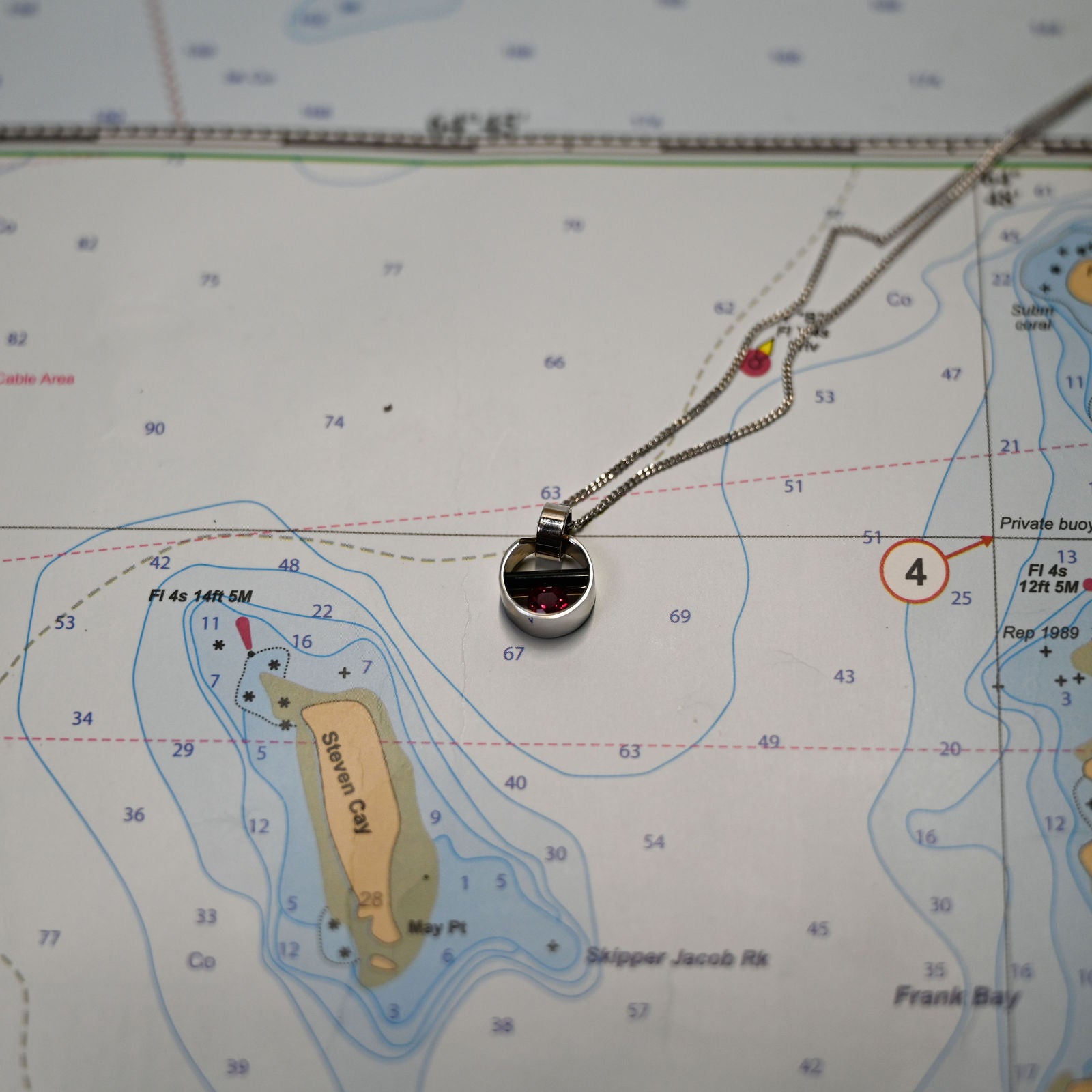 14kwg18" 10mm Burmese Ruby/Black and White Gold Cylettes Capture Necklace